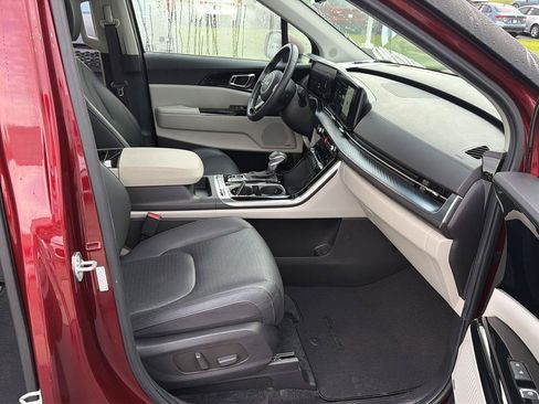 Used 2024 Kia Carnival SX Prestige FWD image 12