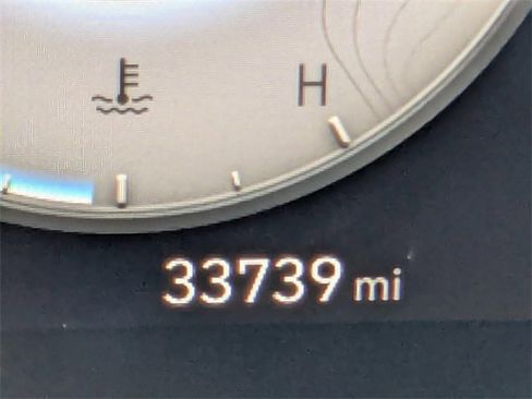 Used 2024 Hyundai Elantra SEL image 32