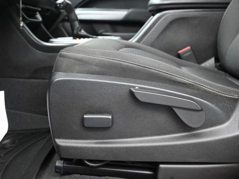 Used 2019 Chevrolet Colorado LT w/ LT Convenience Package image 11