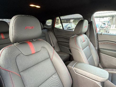 Used 2026 Chevrolet Trax RS FWD image 30