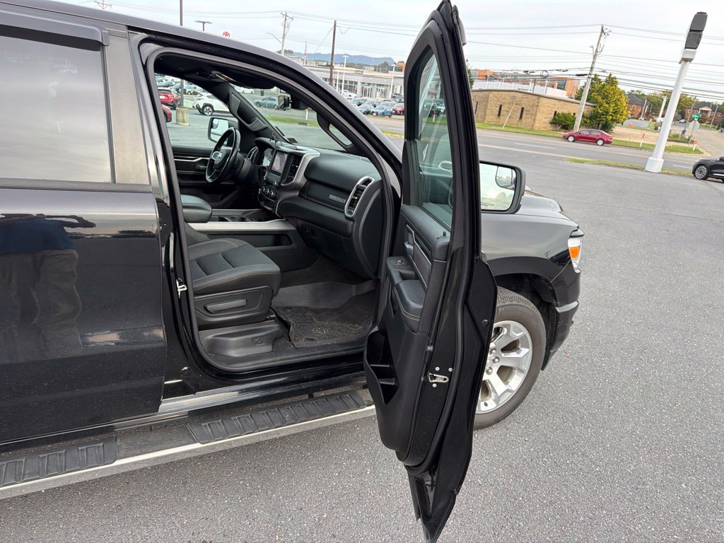 Used 2023 RAM 1500 Big Horn AWD/4WD image 23