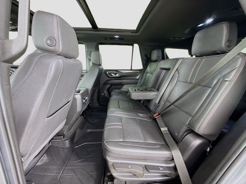 Used 2022 Chevrolet Tahoe RST w/ Luxury Package AWD/4WD image 28