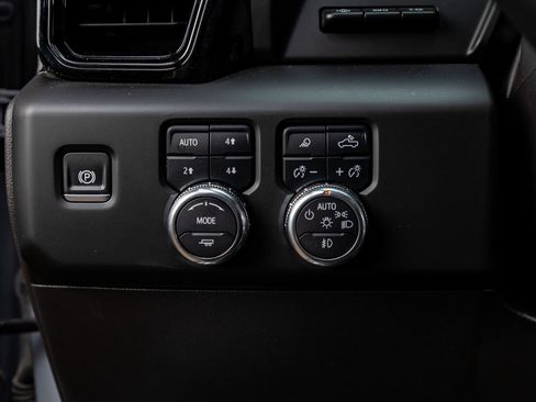 Used 2024 GMC Sierra 1500 AT4 w/ Technology Package image 22