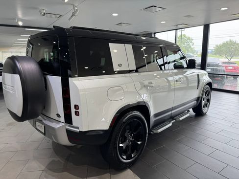 Used 2020 Land Rover Defender 110 SE AWD/4WD image 4