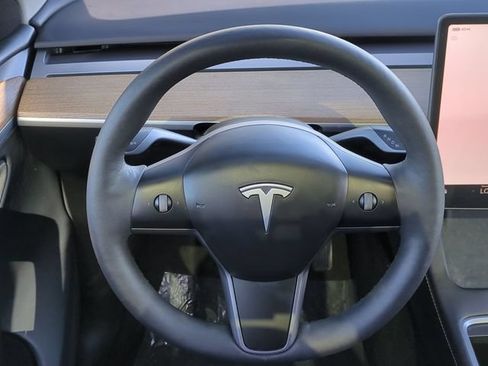 Used 2023 Tesla Model Y Long Range AWD/4WD image 20