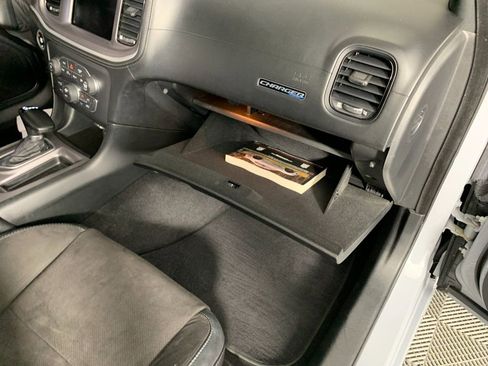 Used 2022 Dodge Charger R/T w/ Plus Group RWD image 41