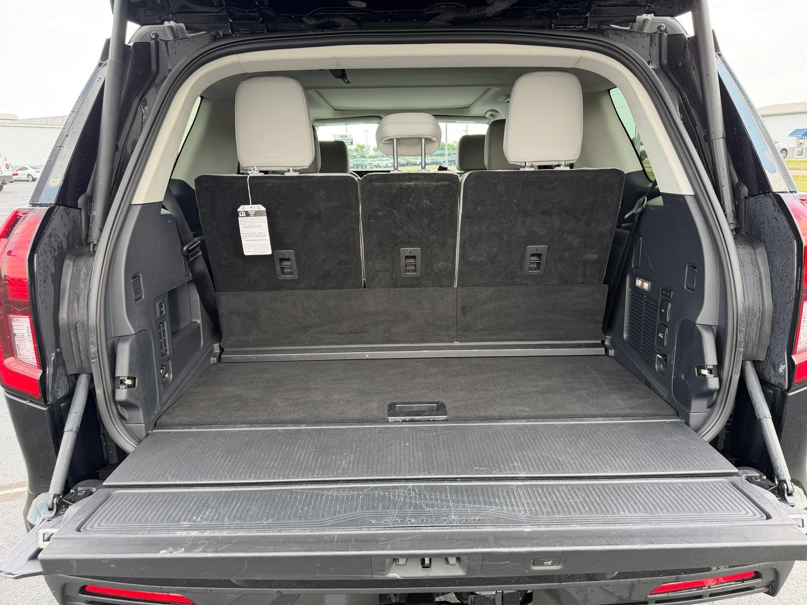 Used 2025 Ford Expedition Active AWD/4WD image 11