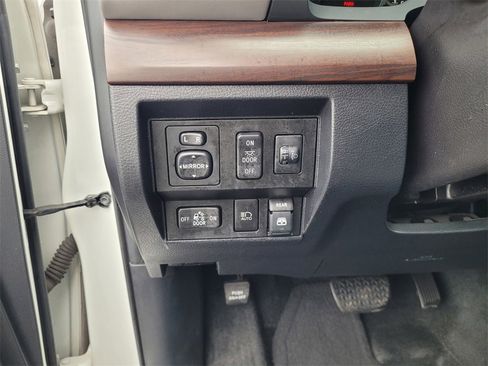 Used 2018 Toyota Tundra Limited image 25