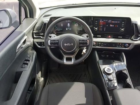 Used 2024 Kia Sportage LX image 17