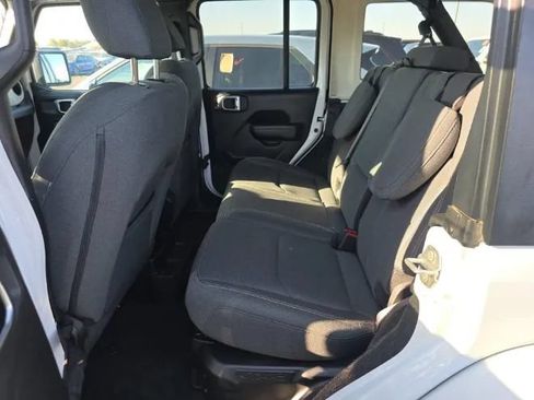 Used 2024 Jeep Wrangler Unlimited w/ Convenience Group AWD/4WD image 10