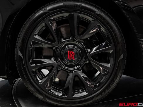 Used 2019 Rolls-Royce Wraith RWD image 21
