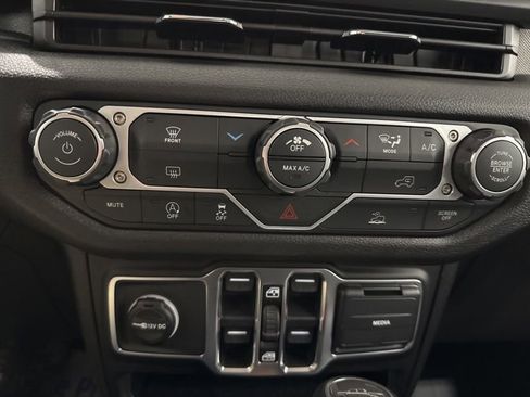 New 2026 Jeep Gladiator Sport AWD/4WD image 26