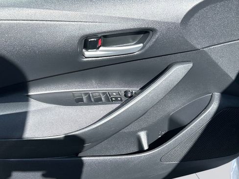 Used 2020 Toyota Corolla LE image 18