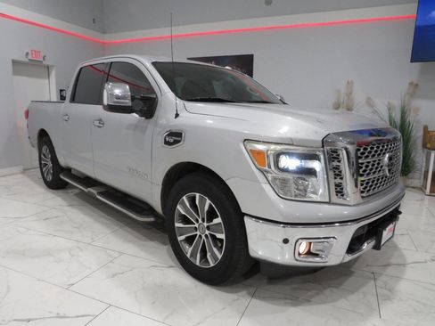 Used 2017 Nissan Titan SL w/ SL Towing Convenience Package image 1