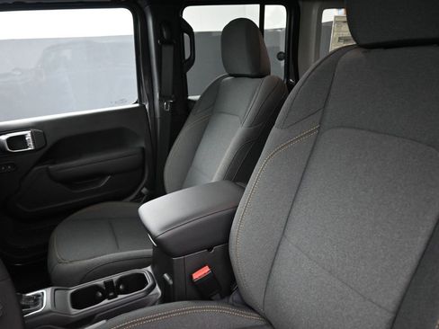 New 2025 Jeep Wrangler Sport S image 31