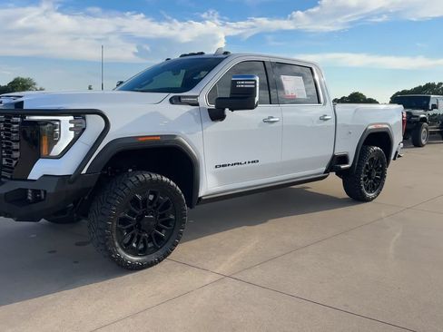Used 2025 GMC Sierra 2500 Denali Ultimate AWD/4WD image 5