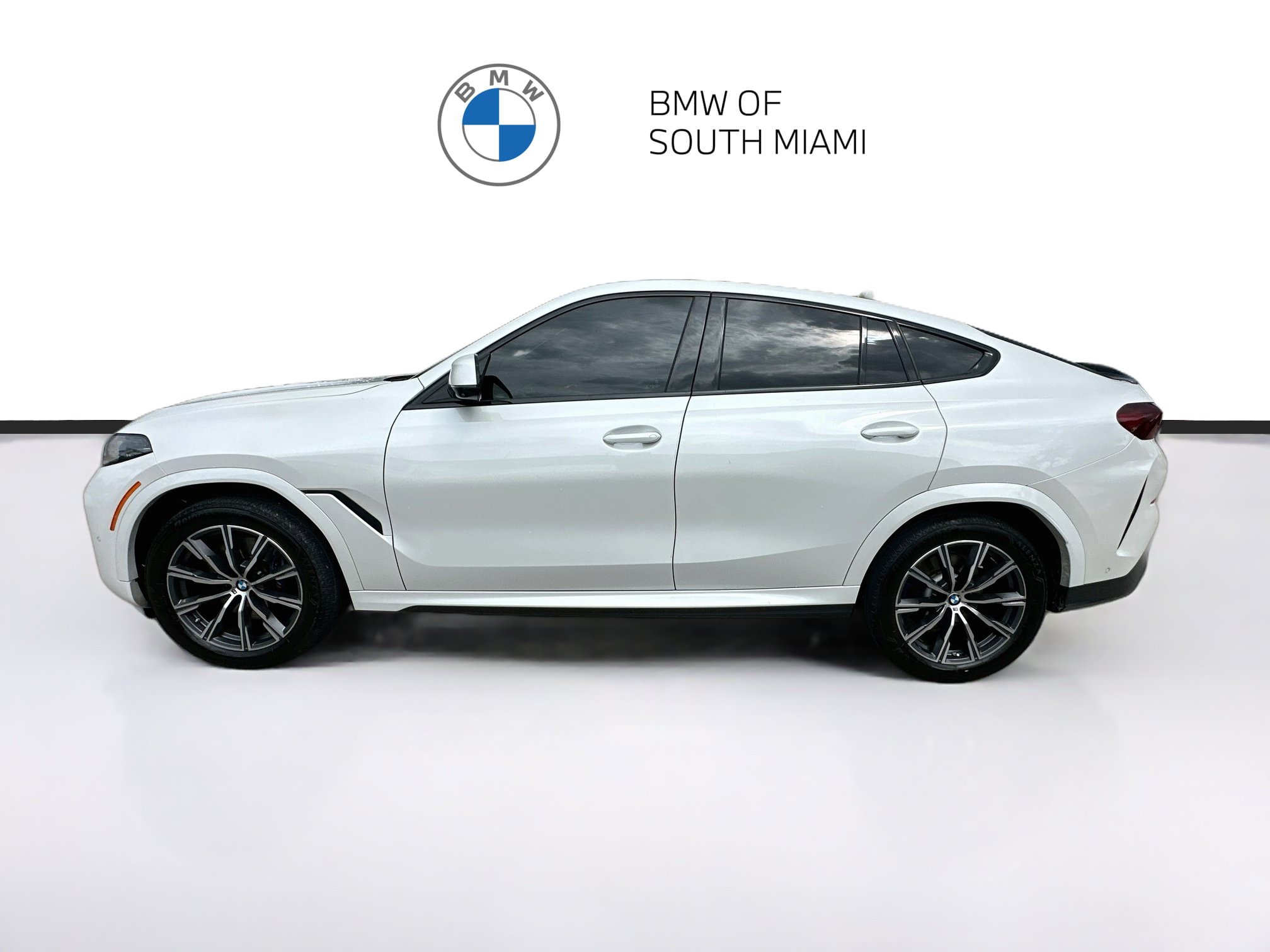 Used 2025 BMW X6 xDrive40i w/ Premium Package AWD/4WD image 4