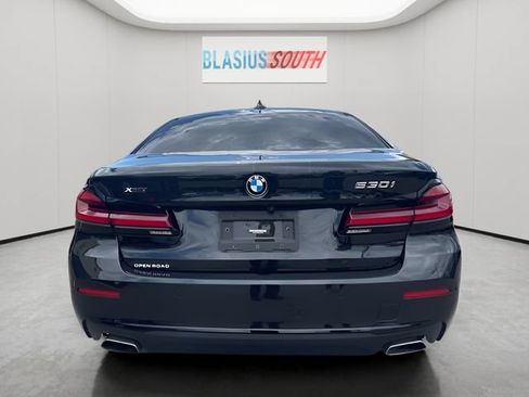 Used 2023 BMW 530i xDrive w/ Premium Package AWD/4WD image 4
