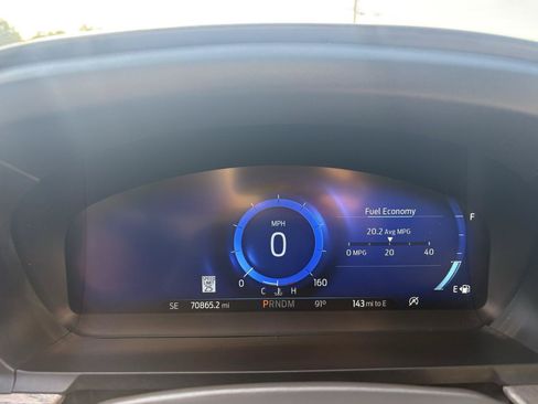 Used 2020 Ford Explorer Platinum w/ Premium Technology Package AWD/4WD image 16