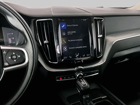 Used 2019 Volvo XC60 T5 Momentum w/ Premium Package AWD/4WD image 7