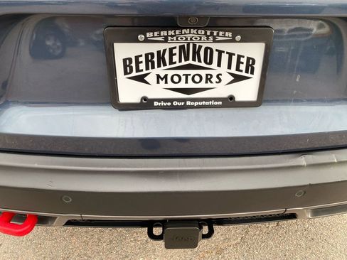 Used 2019 Jeep Cherokee Trailhawk w/ Cold Weather Group image 11