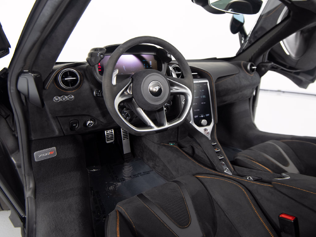 Used 2024 McLaren 750S Spider RWD image 15