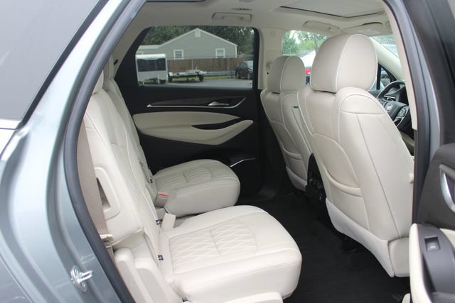Used 2024 Buick Enclave Avenir w/ Avenir Technology Package AWD/4WD image 8