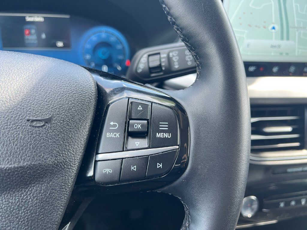 Used 2025 Ford Escape Platinum AWD/4WD image 30