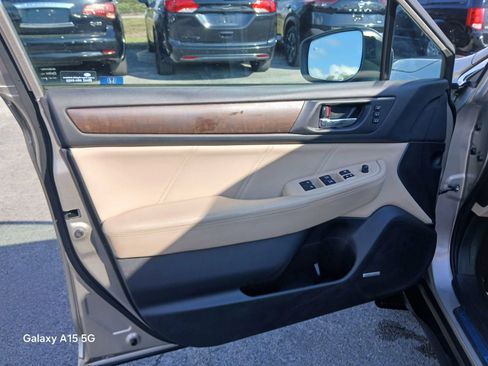 Used 2018 Subaru Outback 2.5i Limited AWD/4WD image 11
