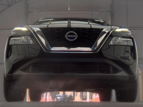 Used 2023 Nissan Rogue SV w/ SV Premium B Package FWD image 3