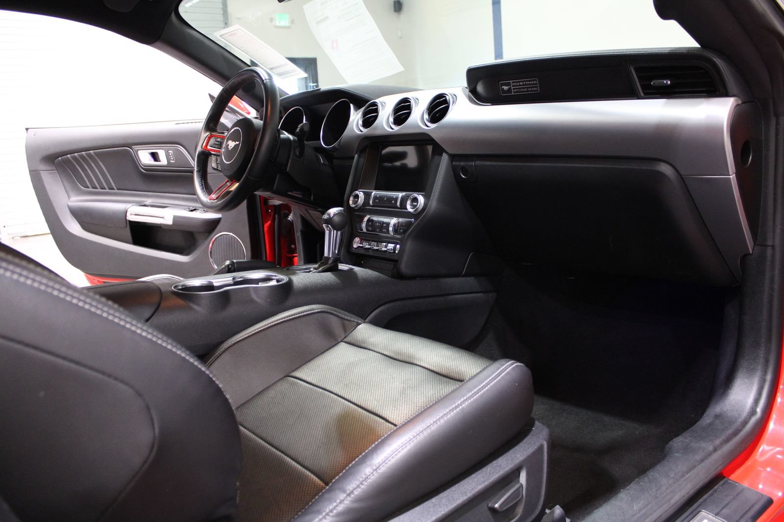 Used 2020 Ford Mustang Premium RWD image 23