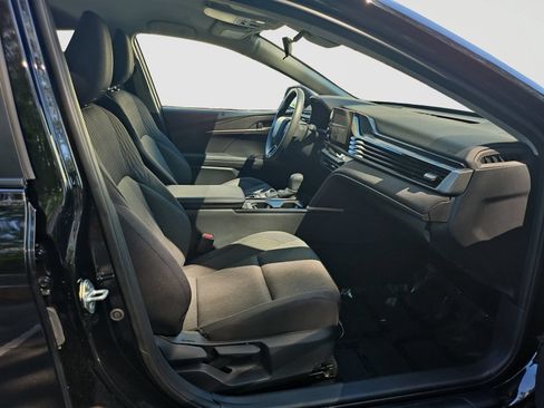 Used 2025 Toyota Camry LE FWD image 17