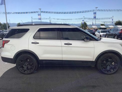 Used 2019 Ford Explorer Sport w/ Equipment Group 401A AWD/4WD image 7