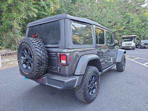 Used 2023 Jeep Wrangler Unlimited w/ Cold Weather Group AWD/4WD image 5