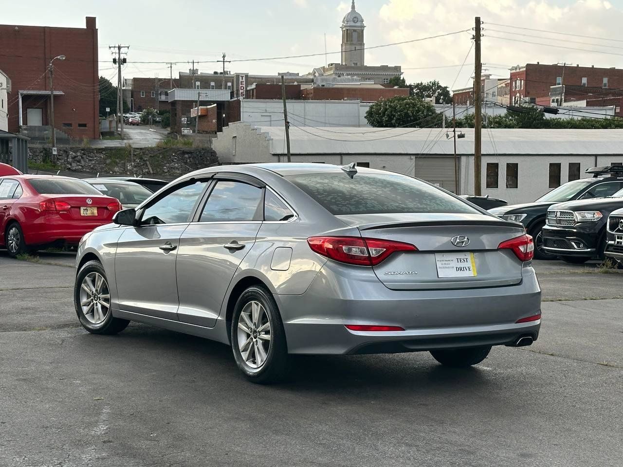 Used 2015 Hyundai Sonata SE FWD image 4