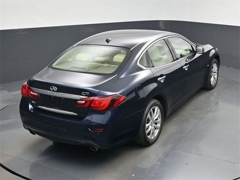 Used 2017 INFINITI Q70 3.7 image 50