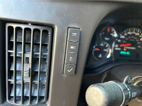 Used 2013 GMC Savana 3500 image 25