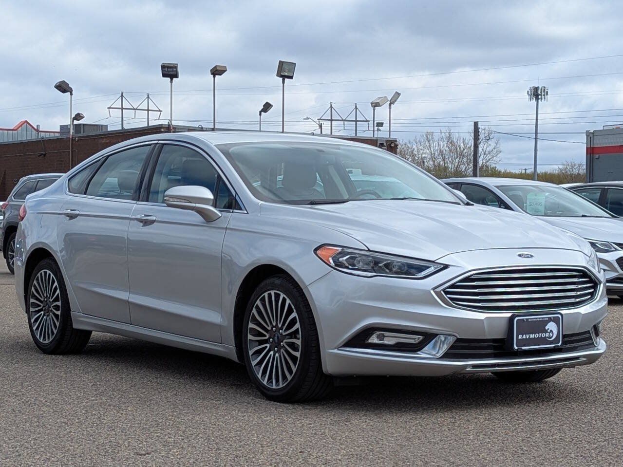 Used 2017 Ford Fusion SE w/ Fusion SE Technology Package AWD/4WD image 6