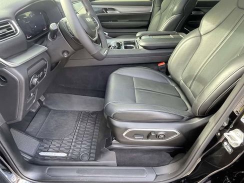 Used 2024 Jeep Wagoneer Series II image 15