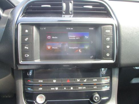 Used 2018 Jaguar F-PACE Prestige AWD/4WD image 14