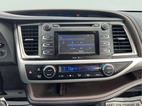 Used 2015 Toyota Highlander Plus AWD/4WD image 23