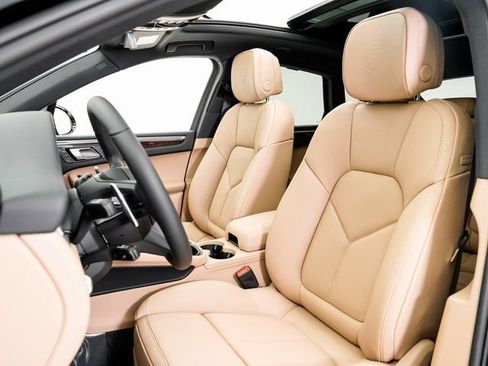 New 2026 Porsche Macan image 5