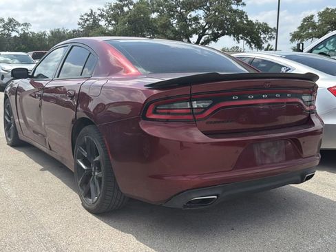 Used 2019 Dodge Charger SXT w/ Blacktop Package RWD image 7
