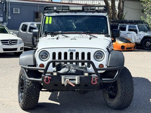 Used 2011 Jeep Wrangler Unlimited Rubicon w/ Connectivity Group AWD/4WD image 2