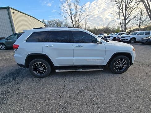 Used 2018 Jeep Grand Cherokee Limited image 9