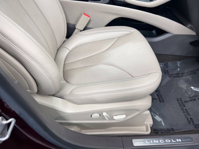 Used 2023 Lincoln Nautilus Reserve w/ Equipment Group 201A AWD/4WD image 27