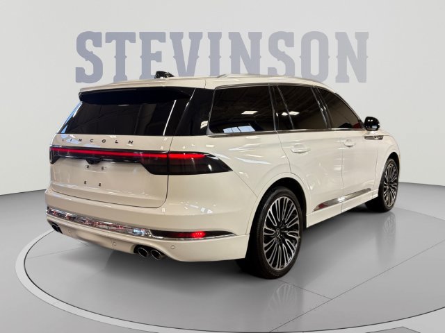 Used 2025 Lincoln Aviator Black Label AWD/4WD image 5