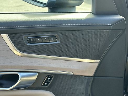 Certified 2026 Volvo XC90 B6 Core image 16