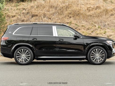 Used 2023 Mercedes-Benz Maybach GLS 600 4MATIC image 9