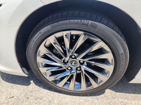 Certified 2024 Lexus ES 350 F Sport w/ Technology Package FWD image 15